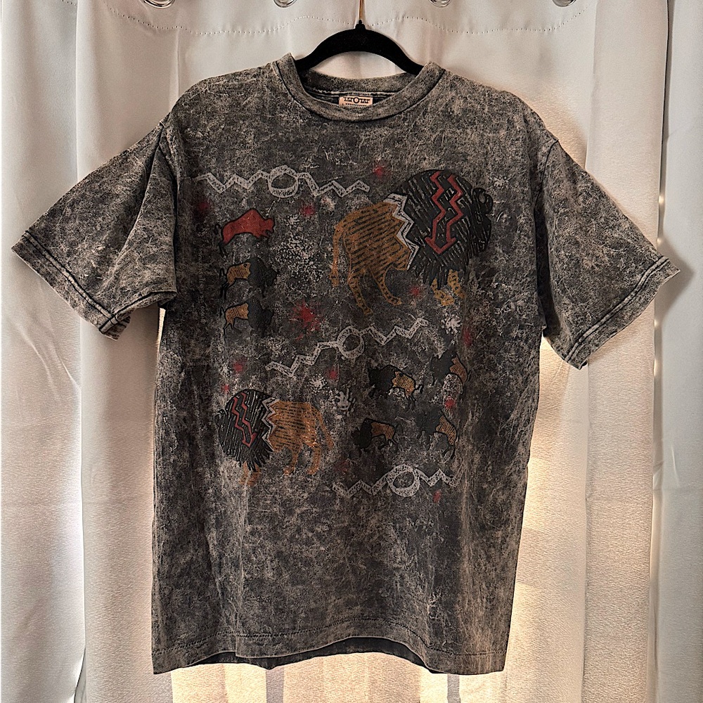 WOW Vintage Way Out West America Brand Buffalo Bison Tribal T-Shirt